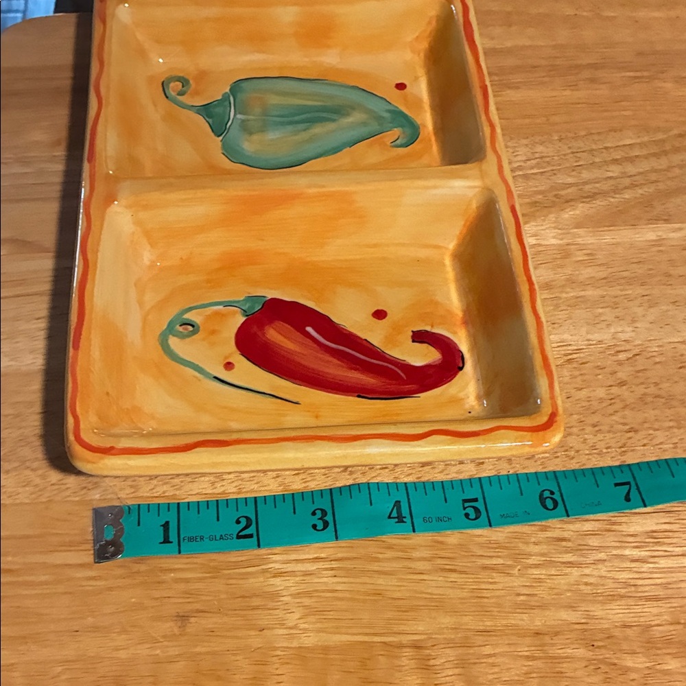 Hand-Painted Ceramic Tray with Chili Pepper Design - Picture 4 of 4